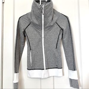 Lululemon Fitted Zip Up Sweater Size 2.